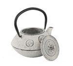 קומקום תה חליטה יפני מעוטר עשוי יציקת ברזל 0.8 ליטר תוצרת GURO