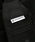 Victorinox-Altmont-Professional-Tablet-Sling-12